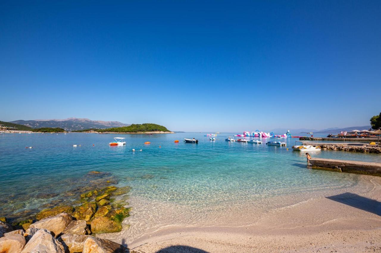 Hotel New Crystal Ksamil Exterior photo